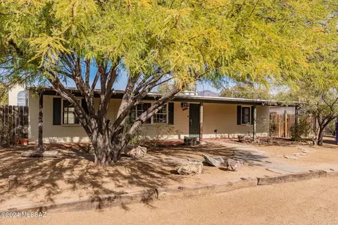 237 E Laguna St, Tucson, AZ 85705 photo 2