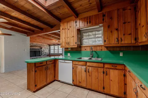 237 E Laguna St, Tucson, AZ 85705 photo 9