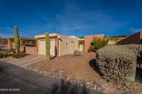 1460 W Camino Alicante, Green Valley, AZ 85622