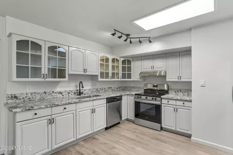 9346 E 5th St, Tucson, AZ 85710 photo 5