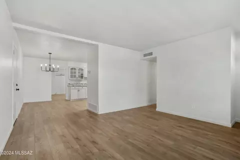 9346 E 5th St, Tucson, AZ 85710 photo 4