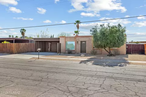 9346 E 5th St, Tucson, AZ 85710 photo 2