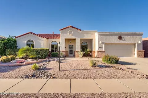 1471 N Bank Swallow Rd, Green Valley, AZ 85614