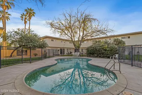 101 E University Blvd #6, Tucson, AZ 85705