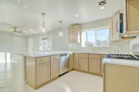 1601 N Sahuara Ave, Tucson, AZ 85712