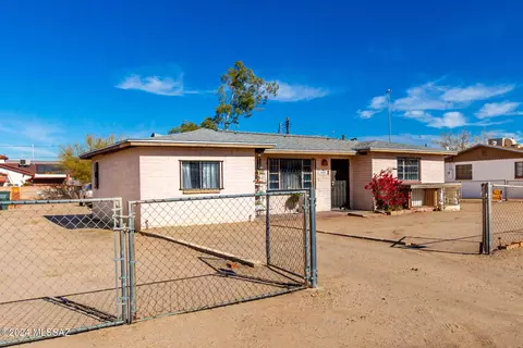 1040 W Ebner Pl, Tucson, AZ 85714