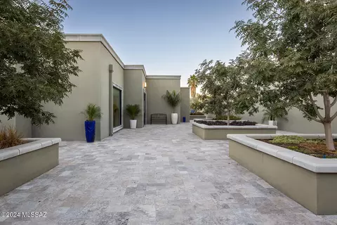 Exterior - 2201 E Mabel St, Tucson, AZ 85719 photo 4 of 17