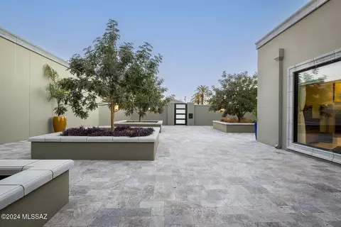 Exterior - 2201 E Mabel St, Tucson, AZ 85719 photo 10 of 17