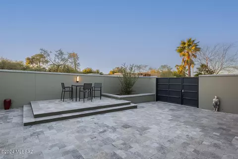 Exterior - 2201 E Mabel St, Tucson, AZ 85719 photo 16 of 17