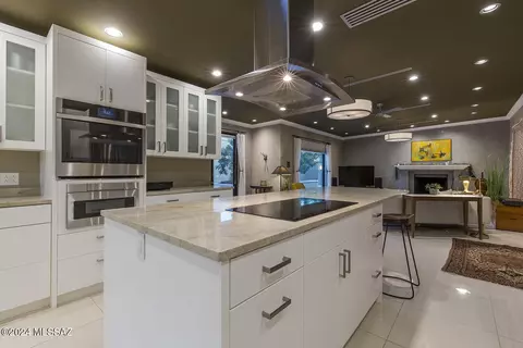 Kitchen - 2201 E Mabel St, Tucson, AZ 85719 photo 4 of 6