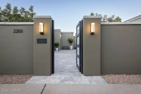 Exterior - 2201 E Mabel St, Tucson, AZ 85719 photo 3 of 17