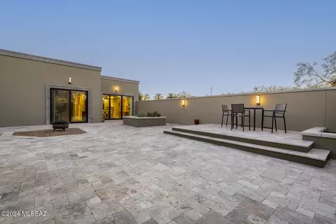 Exterior - 2201 E Mabel St, Tucson, AZ 85719 photo 14 of 17