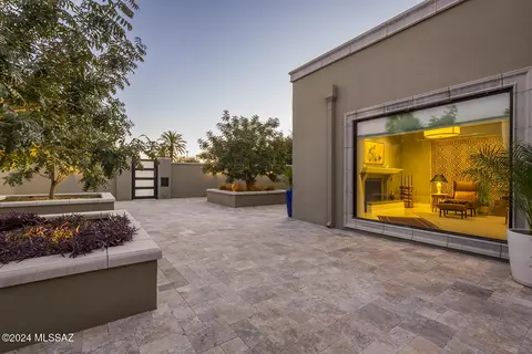 Exterior - 2201 E Mabel St, Tucson, AZ 85719 photo 7 of 17