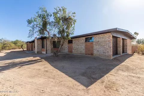12701 W Well Pump Dr, Tucson, AZ 85743