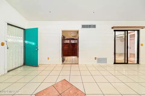 1005 E 24th St, Tucson, AZ 85713 photo 6