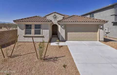 8080 S Expedition Dr, Tucson, AZ 85747