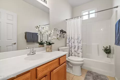 Bath - 8574 S Dubloon Way, Tucson, AZ 85756 photo 2 of 2