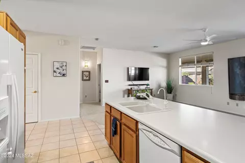 Kitchen - 8574 S Dubloon Way, Tucson, AZ 85756 photo 5 of 5