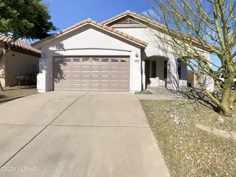 10479 E Oakbrook St, Tucson, AZ 85747