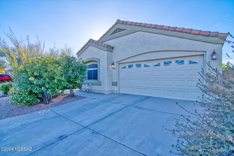 10530 E Bonpland Willow Dr, Tucson, AZ 85747