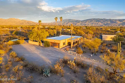 2950 N Avenida Del Conejo, Tucson, AZ 85749