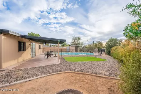 1824 S Prudence Pl, Tucson, AZ 85710