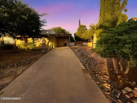 532 S Las Uvas, Green Valley, AZ 85614