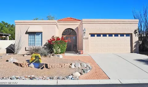 38289 S Silverwood Dr, Tucson, AZ 85739