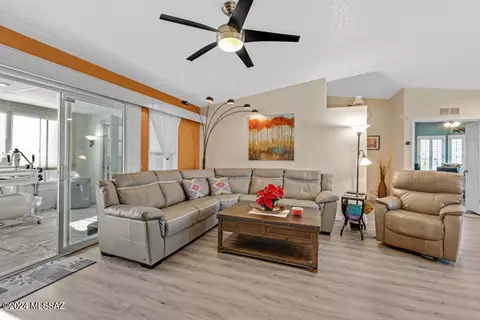 3537 S Goldleaf Loop, Tucson, AZ 85735 photo 10