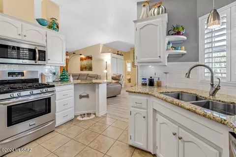 3537 S Goldleaf Loop, Tucson, AZ 85735 photo 14