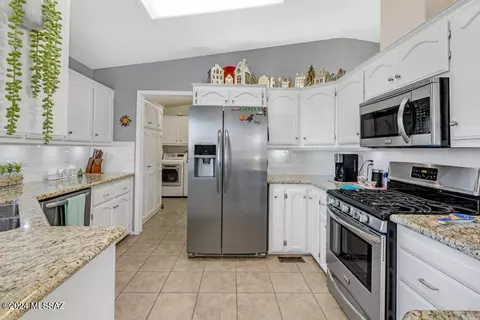 3537 S Goldleaf Loop, Tucson, AZ 85735 photo 17