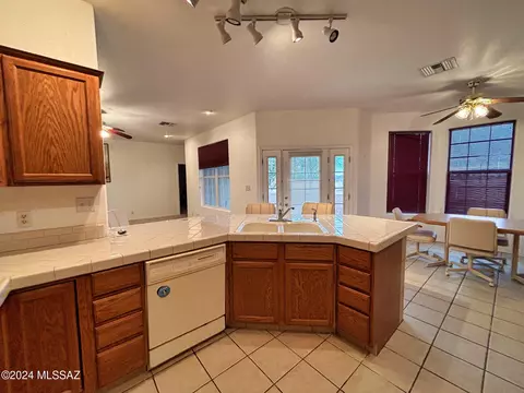 Kitchen - 985 E Geneva St, Pearce, AZ 85625 photo 4 of 5
