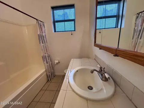 Bath - 985 E Geneva St, Pearce, AZ 85625 photo 4 of 5
