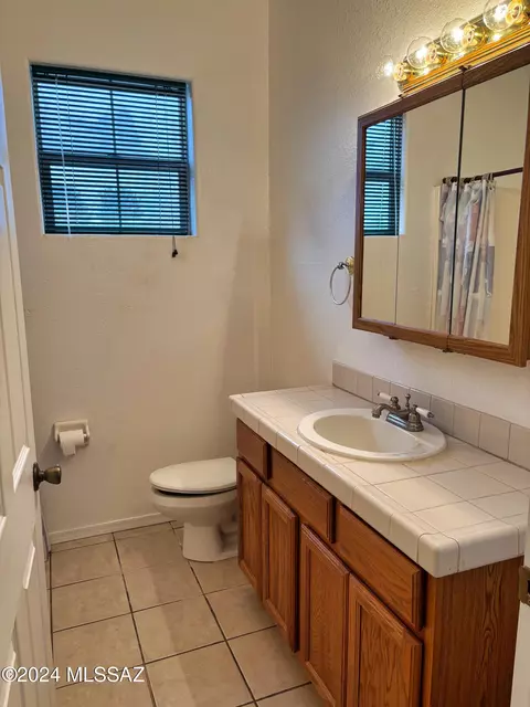 Bath - 985 E Geneva St, Pearce, AZ 85625 photo 5 of 5