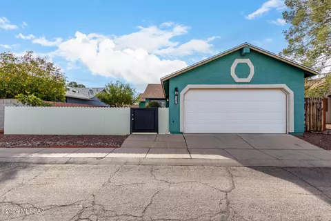 1865 Bel Aire Ct, Tucson, AZ 85705