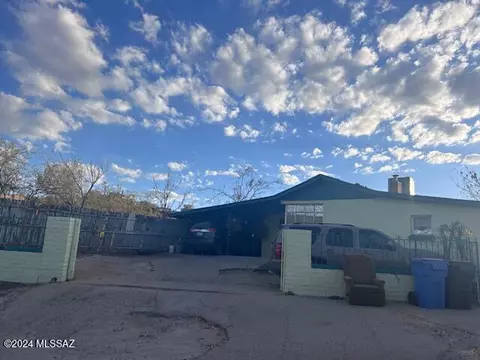 307 N Wayside Dr, Nogales, AZ 85621