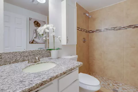Bath - 9161 E Stella Rd, Tucson, AZ 85730 photo 1 of 2