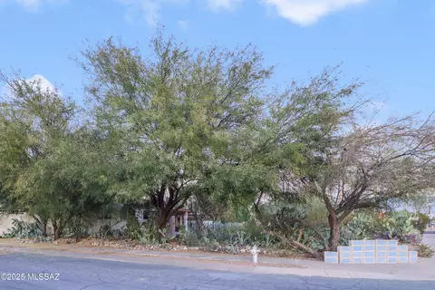 Exterior - 9161 E Stella Rd, Tucson, AZ 85730 photo 3 of 8