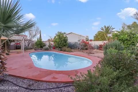Exterior - 9161 E Stella Rd, Tucson, AZ 85730 photo 6 of 8