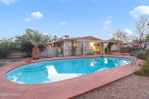 Exterior - 9161 E Stella Rd, Tucson, AZ 85730 photo 4 of 8