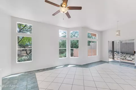 10350 E Windstorm Dr, Tucson, AZ 85748
