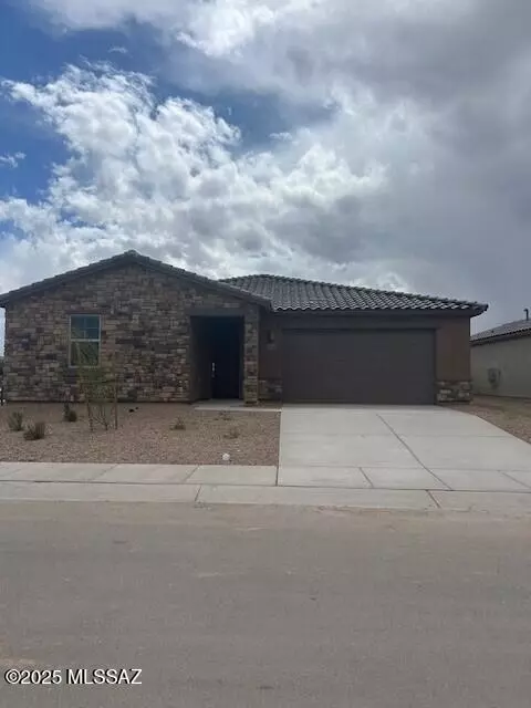 10561 W Beaman Ln, Marana, AZ 85653