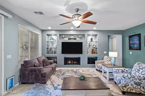 Living - 13860 E Carruthers St, Vail, AZ 85641 photo 2 of 5