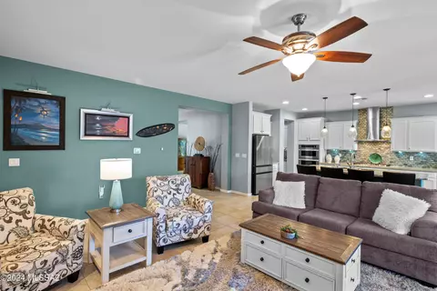 Living - 13860 E Carruthers St, Vail, AZ 85641 photo 3 of 5