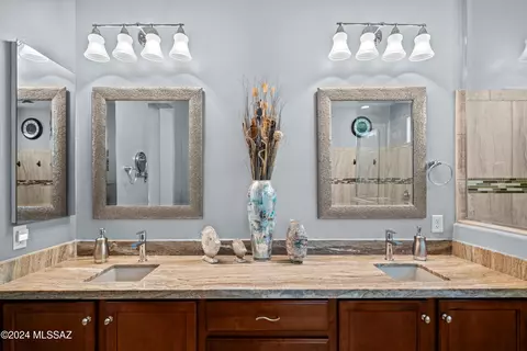 Bath - 13860 E Carruthers St, Vail, AZ 85641 photo 1 of 4