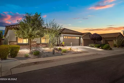 13860 E Carruthers St, Vail, AZ 85641