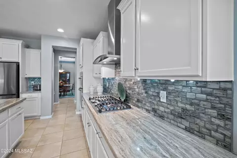 Kitchen - 13860 E Carruthers St, Vail, AZ 85641 photo 5 of 7