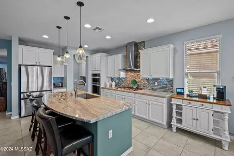 Kitchen - 13860 E Carruthers St, Vail, AZ 85641 photo 4 of 7