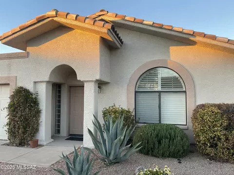 9517 E Kokopelli Cir, Tucson, AZ 85748
