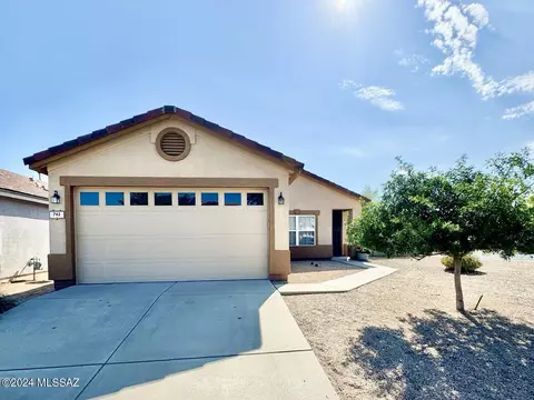 743 W Buffalo Grass Dr, Oro Valley, AZ 85755